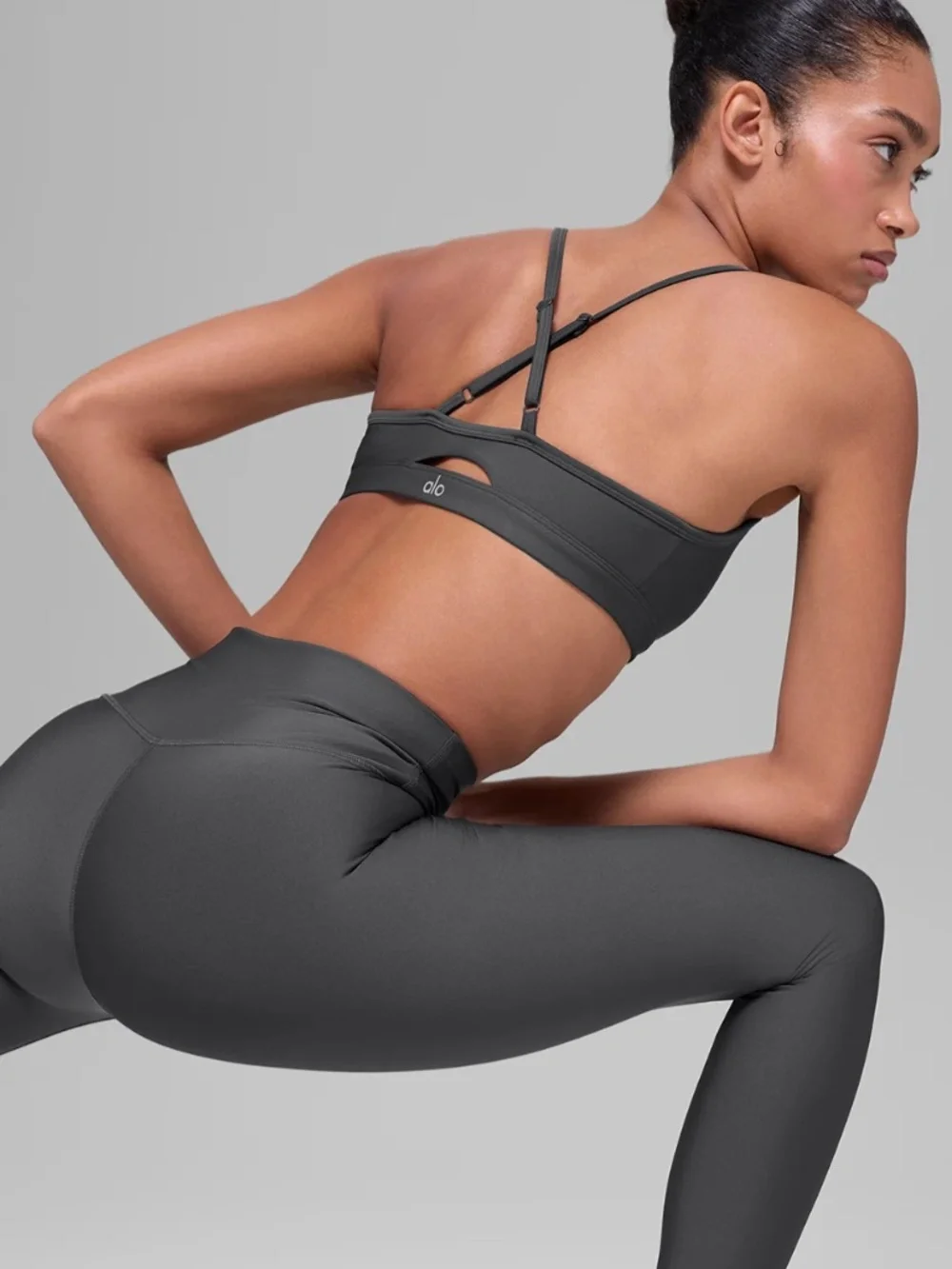 ALO Yoga Airlift Intrigue Bra - Anthracite